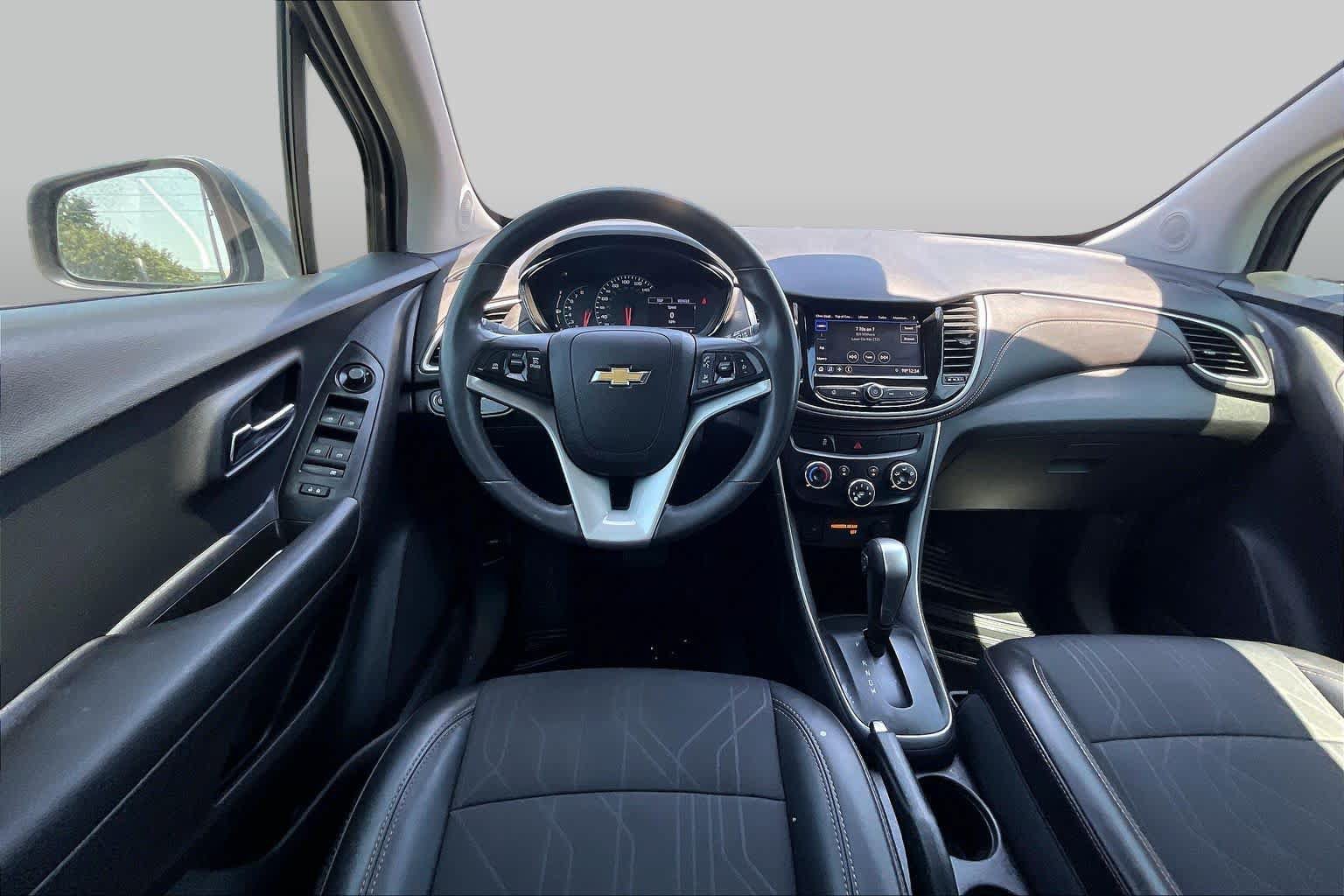 Used 2020 Chevrolet Trax LT w/ Driver Confidence Package FWD image 6