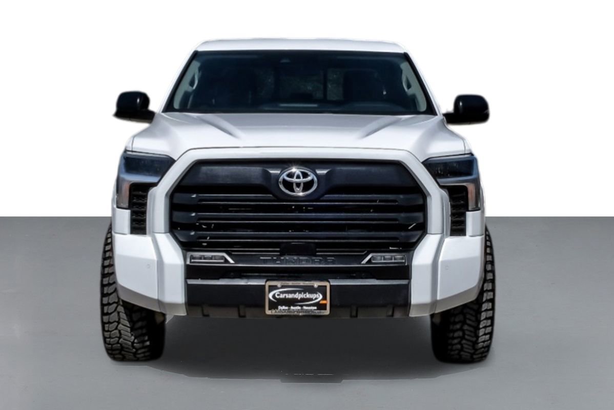 Used 2022 Toyota Tundra SR5 w/ SR5 Convenience Package image 3