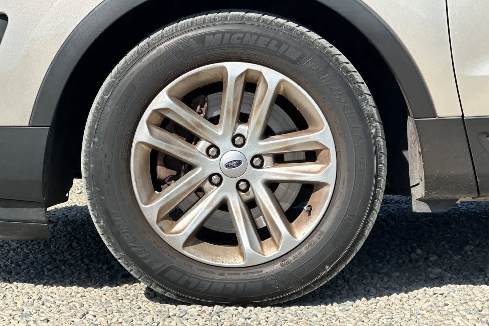 Used 2017 Ford Explorer XLT FWD image 12