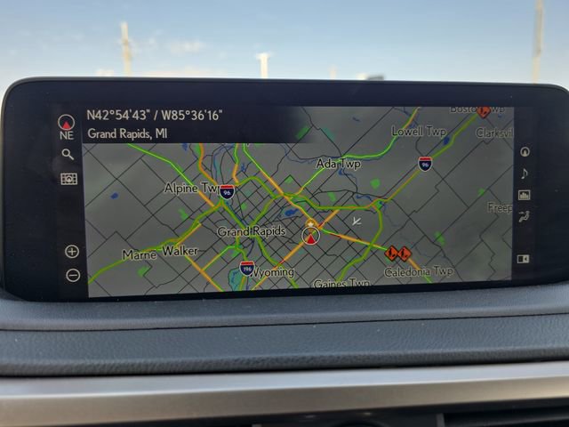 Used 2020 Lexus RX 450h AWD w/ Luxury Package image 23