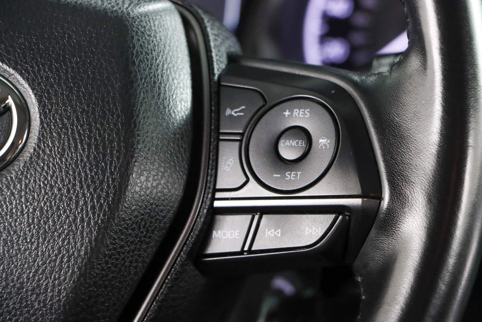 Used 2024 Toyota Camry SE image 14