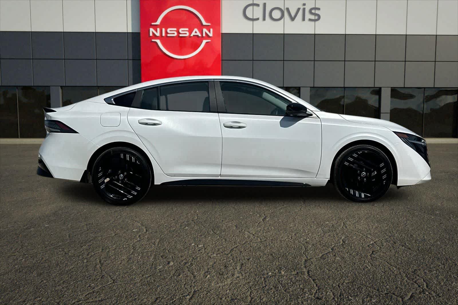 New 2027 Nissan Sentra SR FWD image 9