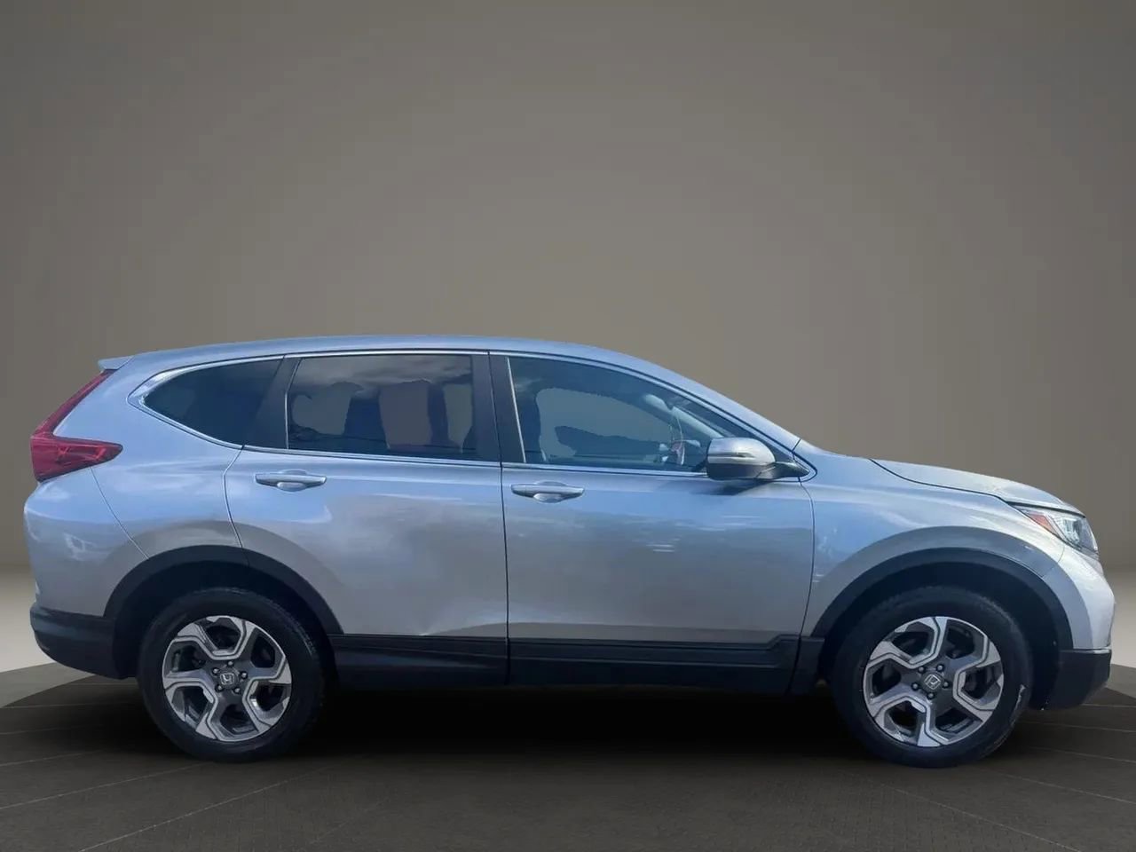 Used 2018 Honda CR-V EX image 4