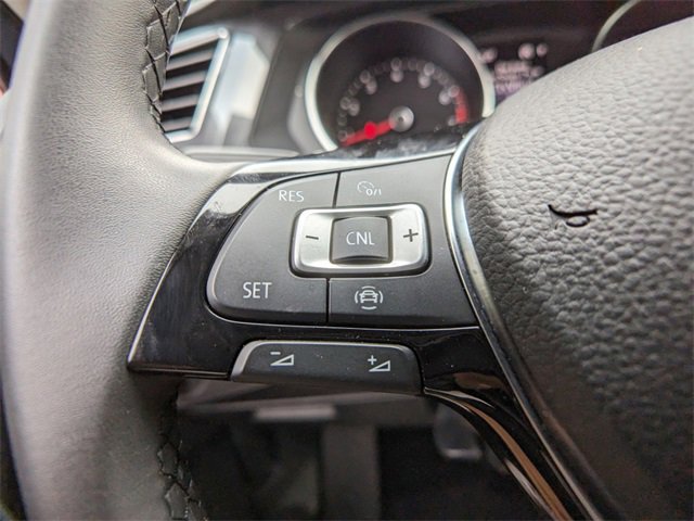 Used 2020 Volkswagen Tiguan SE w/ Panoramic Sunroof Package image 26