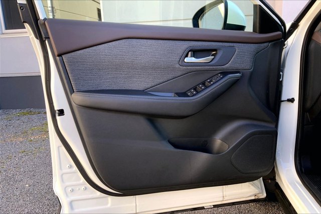 Used 2023 Nissan Rogue SV AWD/4WD image 21