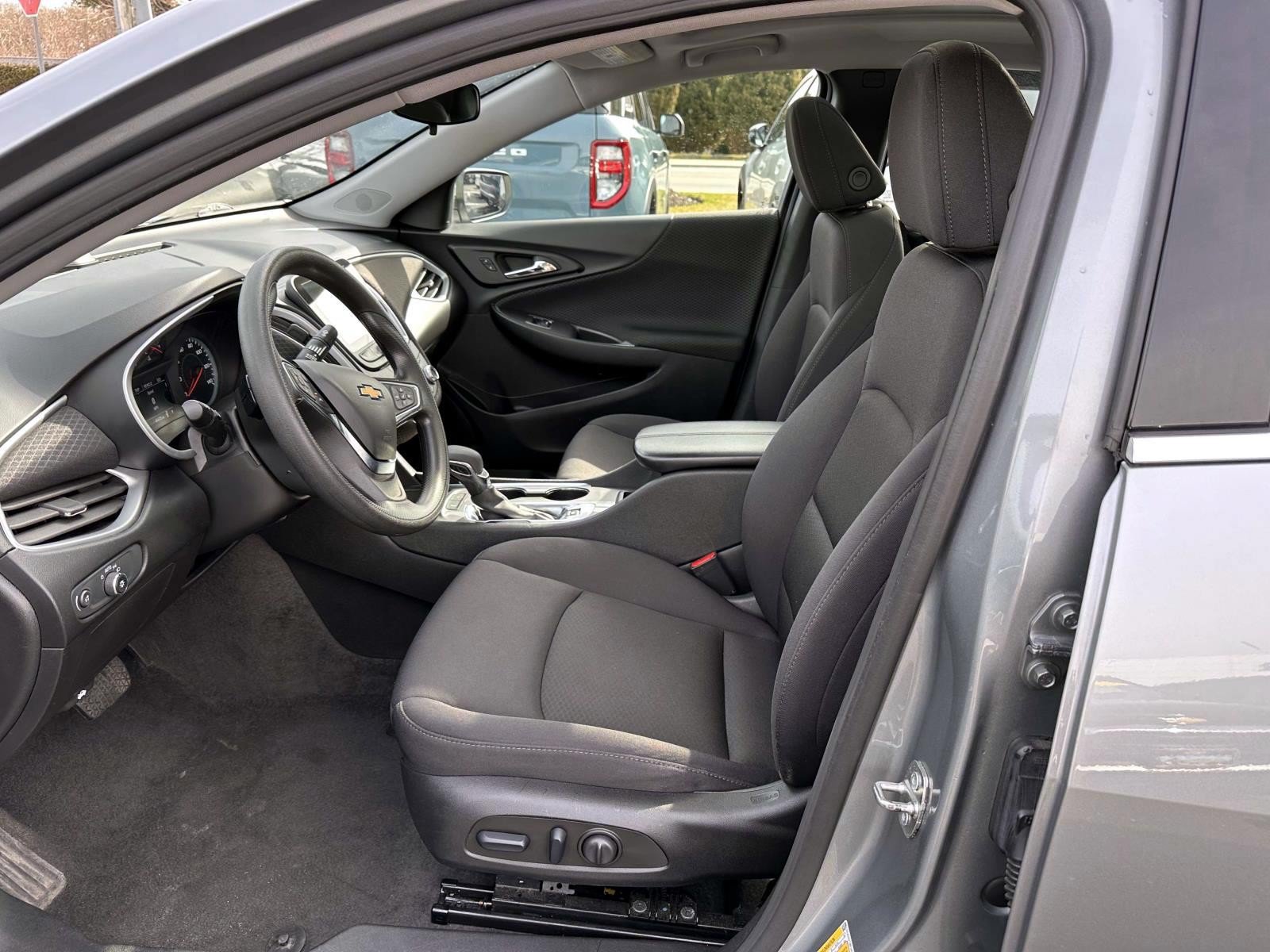 Used 2024 Chevrolet Malibu LT FWD image 11