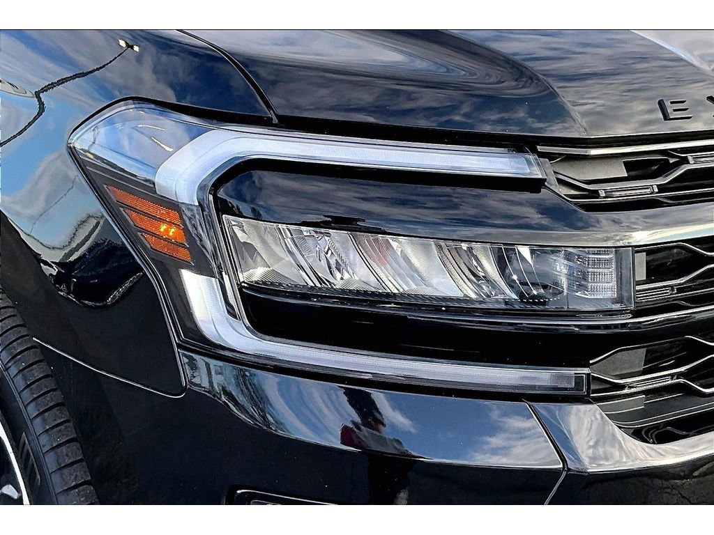 Used 2022 Ford Expedition Limited AWD/4WD image 31