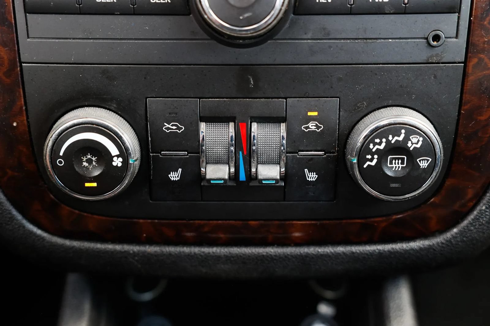 Used 2013 Chevrolet Impala LTZ FWD image 29