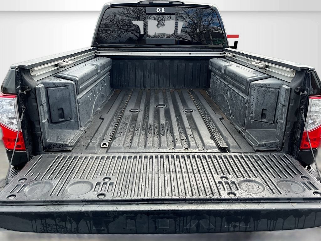 Used 2018 Nissan Titan PRO-4X w/ Pro-4x Convenience Package AWD/4WD image 27
