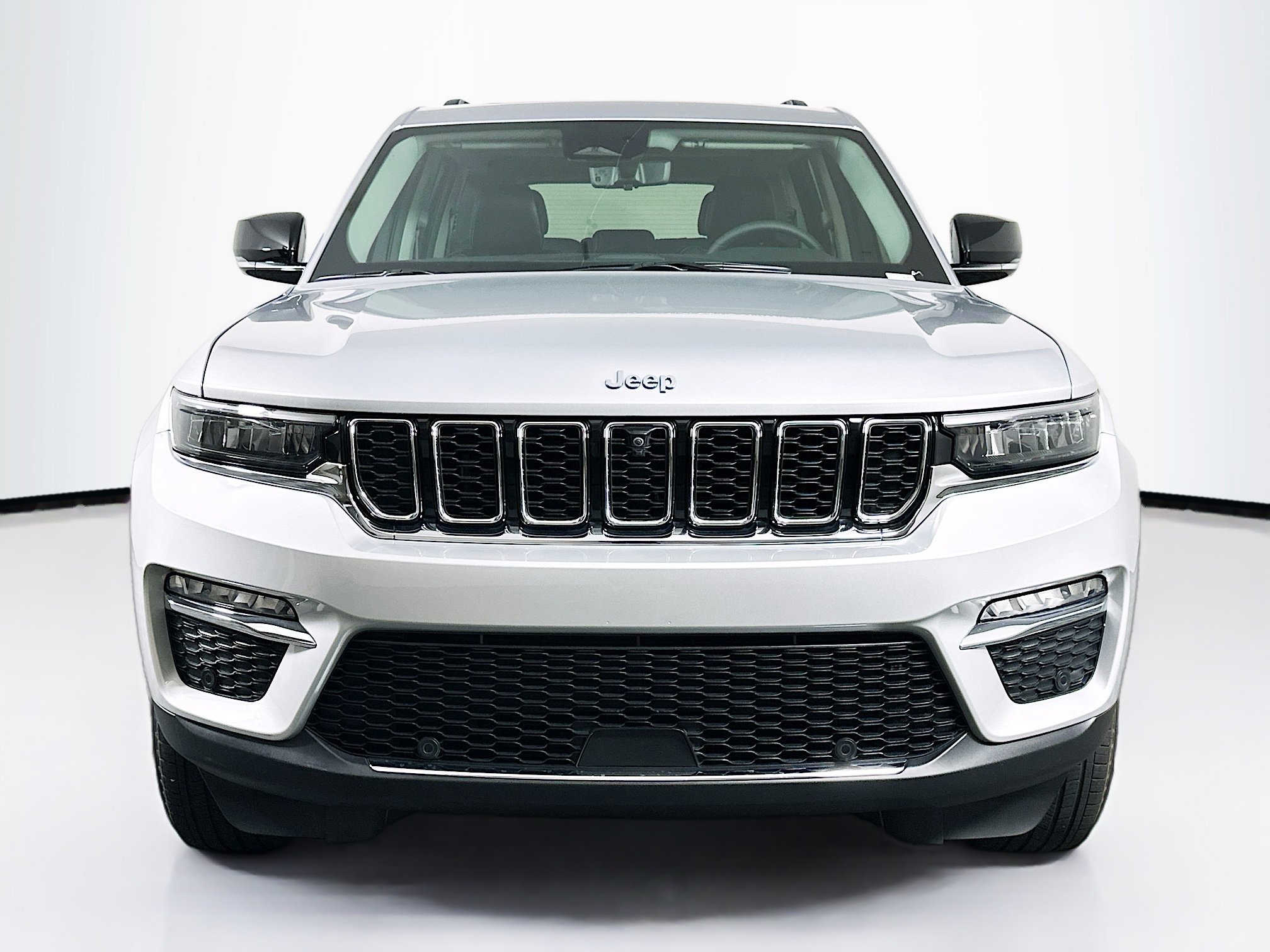 Used 2022 Jeep Grand Cherokee Limited 4xe w/ Luxury Tech Group II AWD/4WD image 2