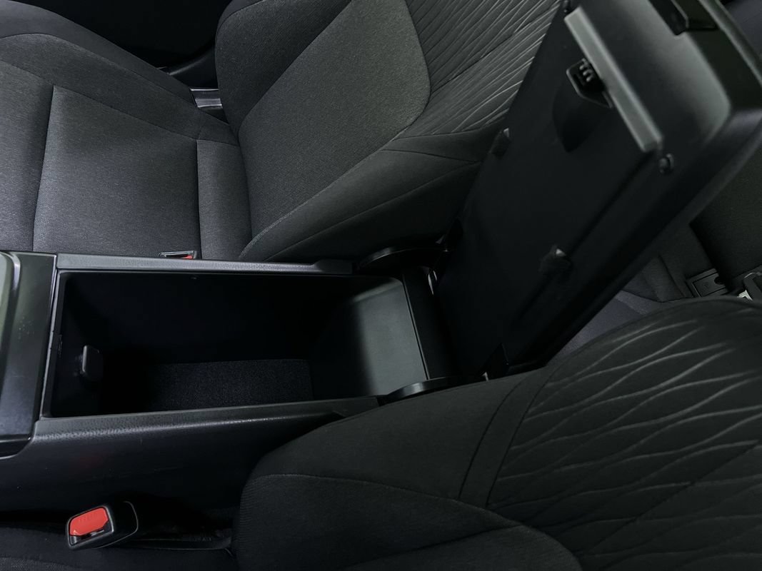 Used 2025 Toyota Camry LE FWD image 25