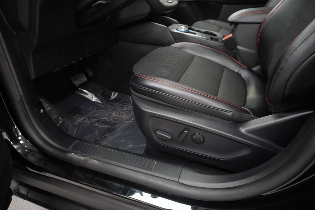 Used 2025 Ford Escape ST-Line Elite image 43