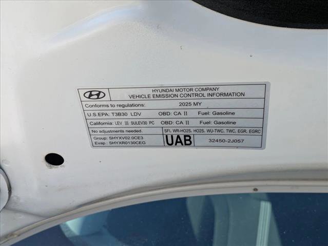 Certified 2025 Hyundai Elantra SE image 24