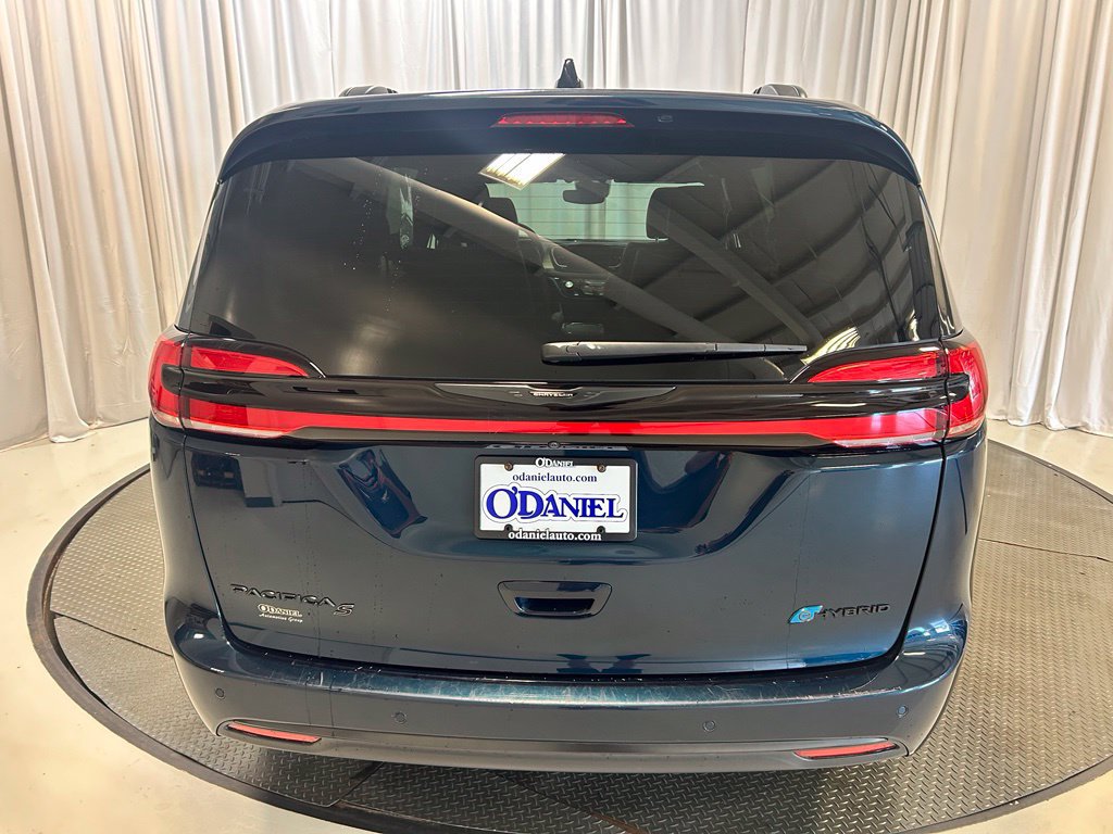 Used 2025 Chrysler Pacifica Premium FWD image 30