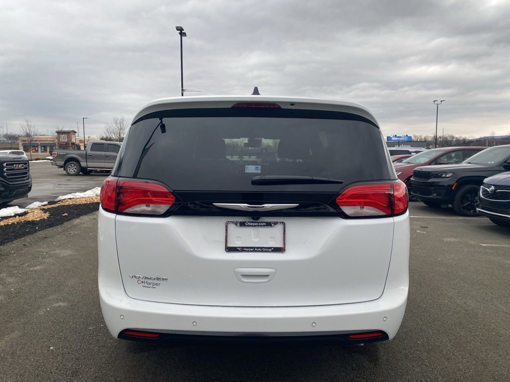 New 2026 Chrysler Voyager LX image 3