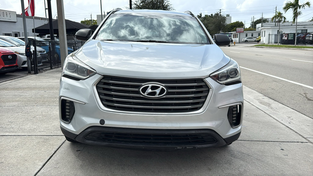 Used 2017 Hyundai Santa Fe SE FWD image 17