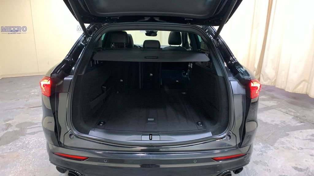 Used 2025 Maserati Grecale Modena image 23