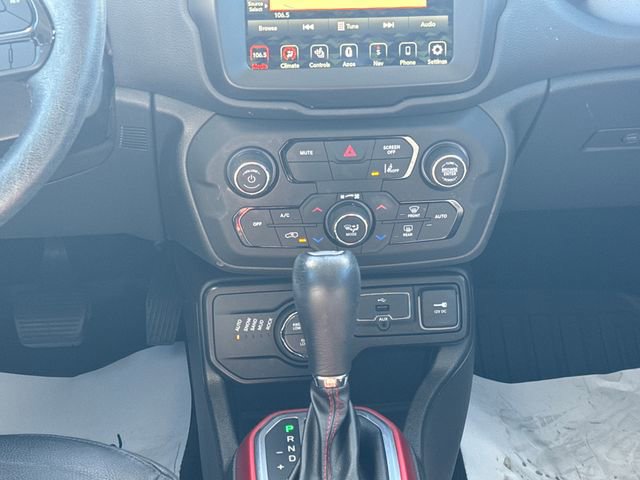 Used 2022 Jeep Renegade Trailhawk w/ Trailer Tow Group image 18