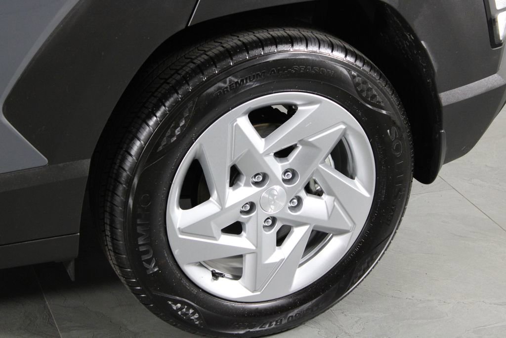 Certified 2026 Hyundai Kona SE image 13