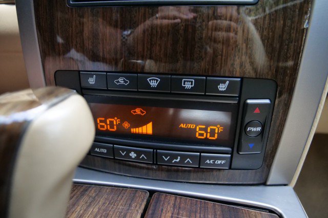 Used 2007 Cadillac XLR V RWD image 15