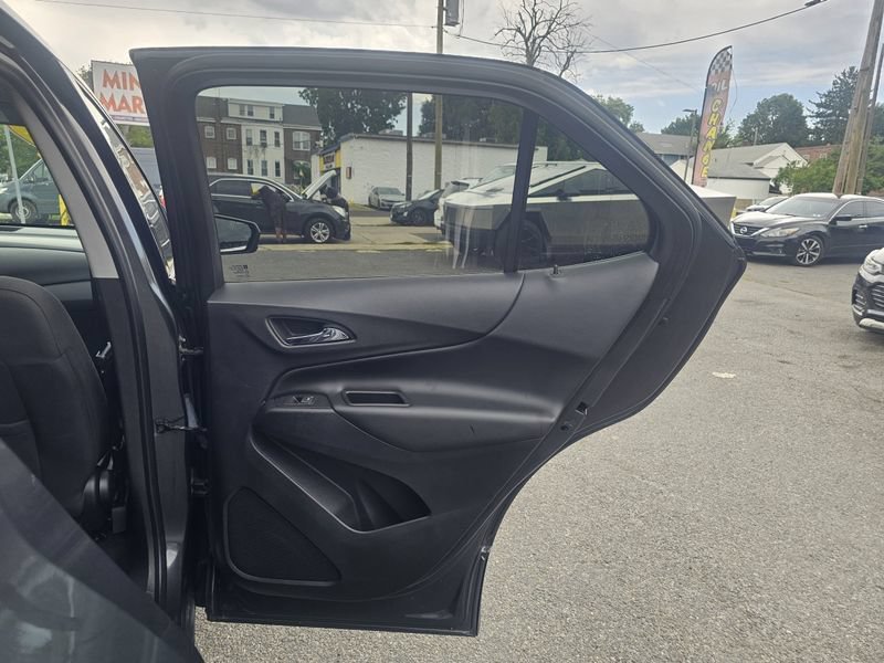 Used 2020 Chevrolet Equinox LT FWD image 22