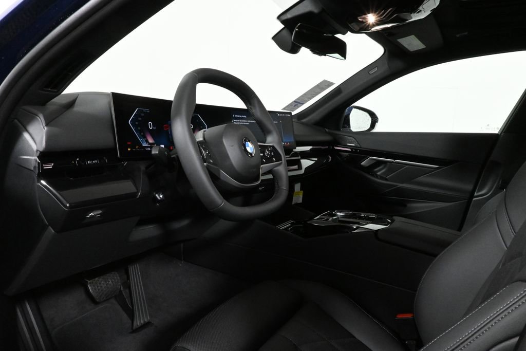 Used 2026 BMW 530i xDrive w/ Premium Package image 15