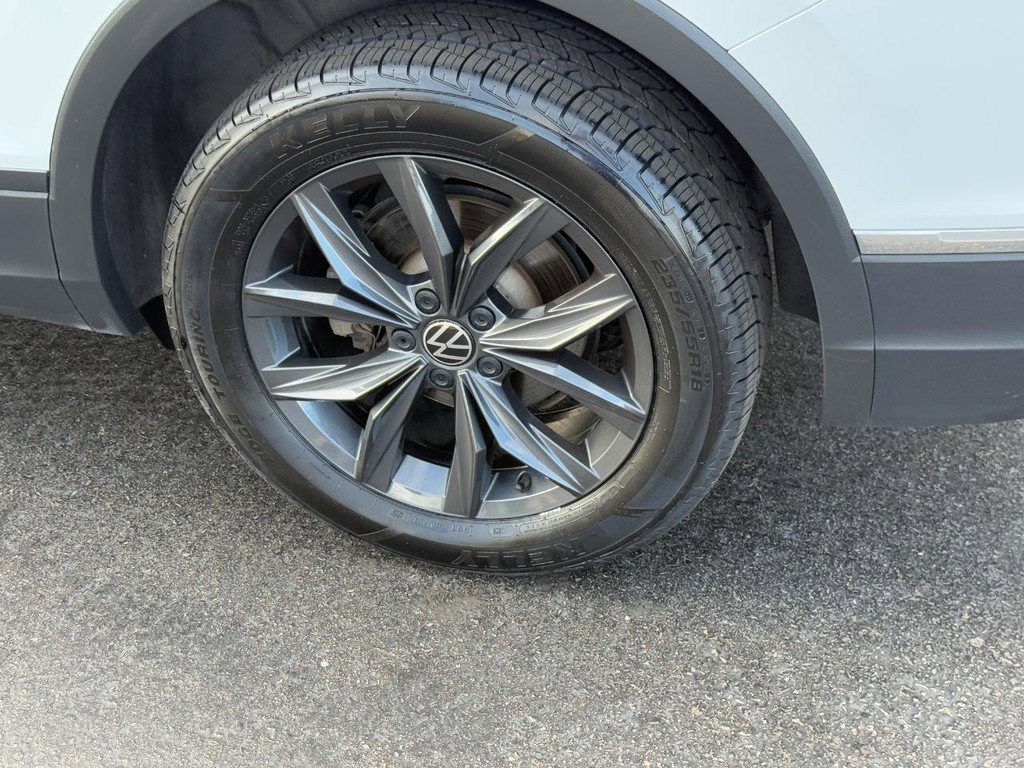 Used 2024 Volkswagen Tiguan SE image 7