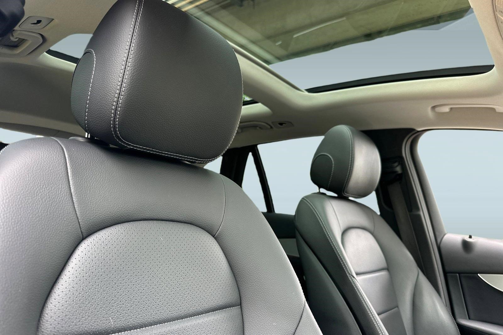 Used 2019 Mercedes-Benz GLC 300 4MATIC image 27