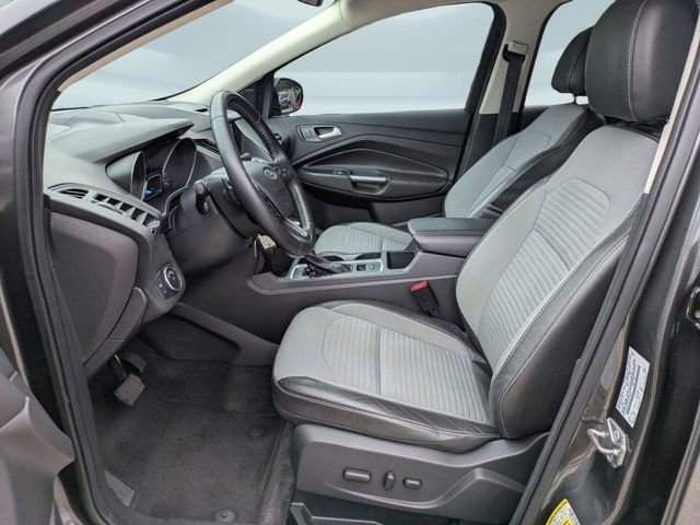 Used 2017 Ford Escape SE w/ Equipment Group 201A FWD image 22