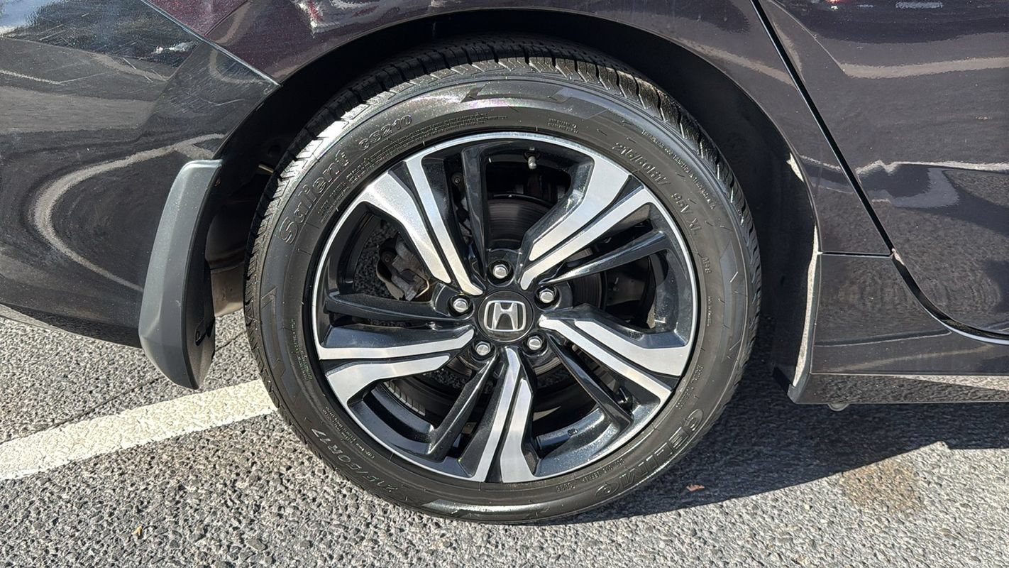 Used 2018 Honda Civic Touring image 13