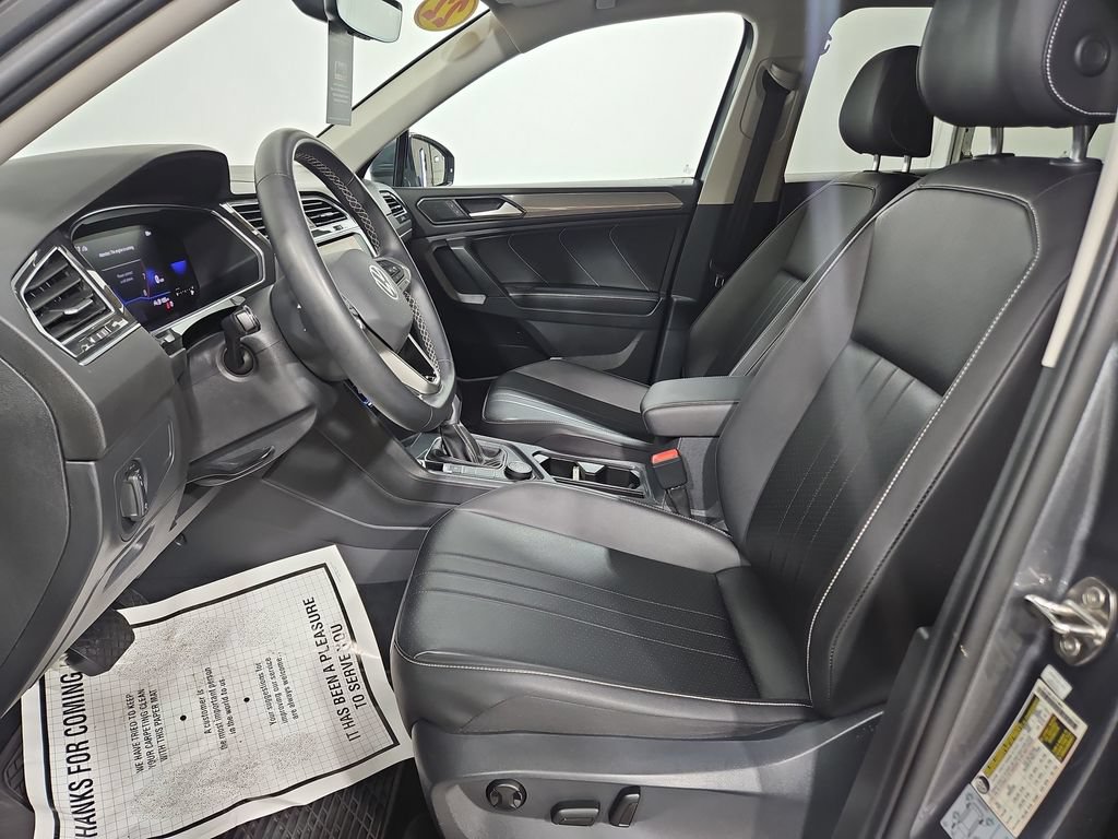 Used 2022 Volkswagen Tiguan SE AWD/4WD image 9