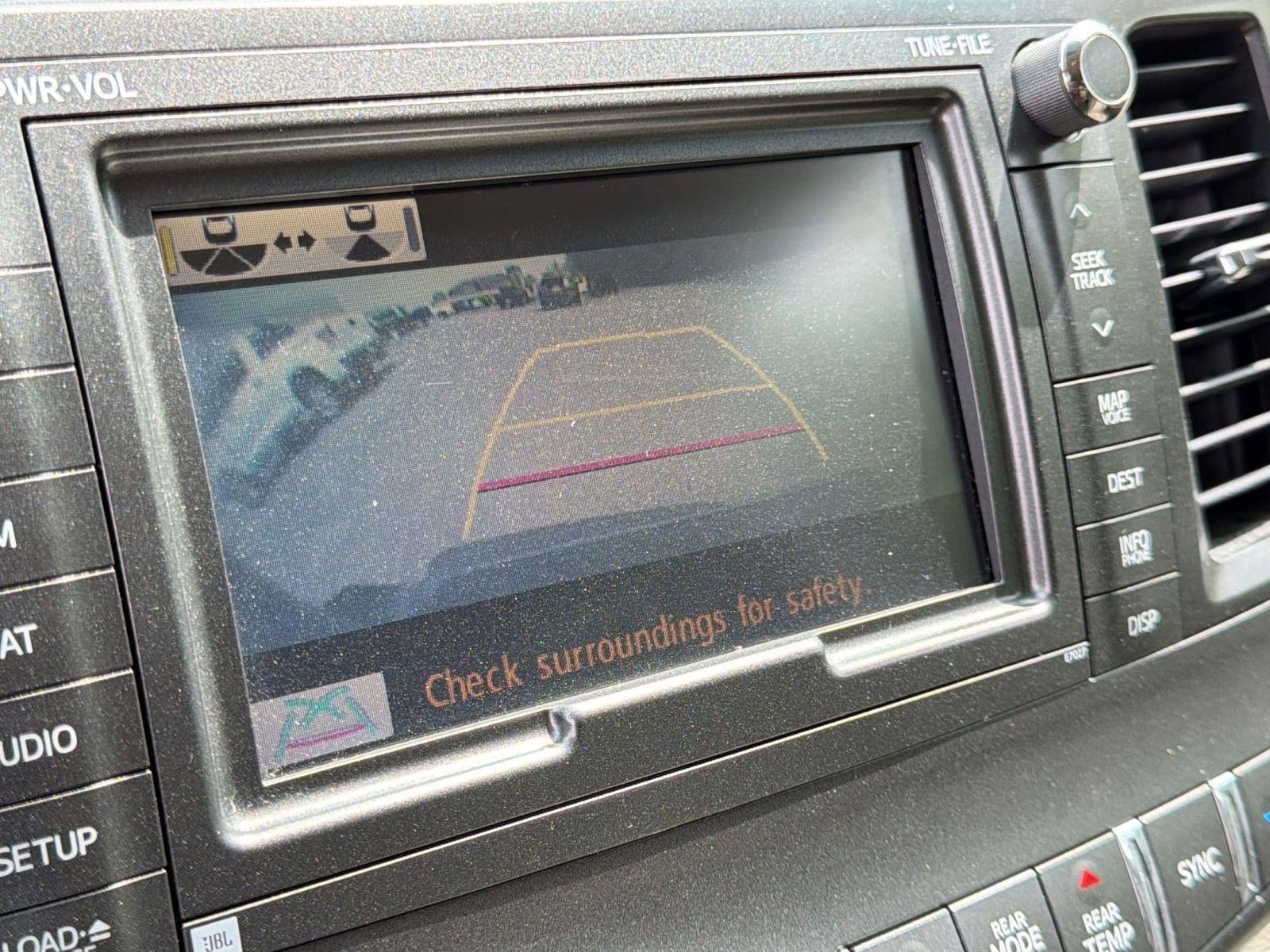 Used 2012 Toyota Sienna Limited w/ Premium Pkg image 22