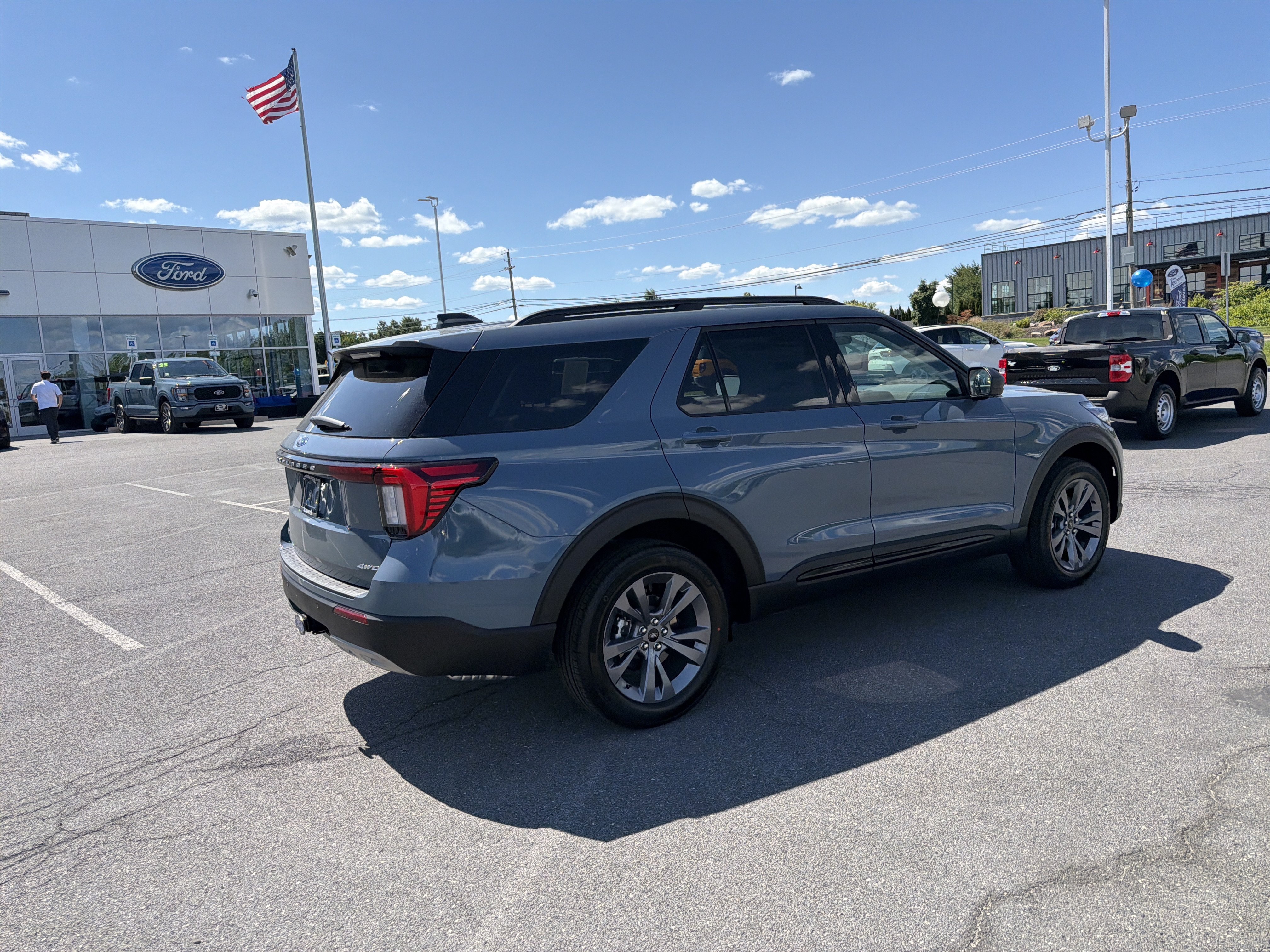 New 2026 Ford Explorer Active w/ Active Comfort Package AWD/4WD image 3