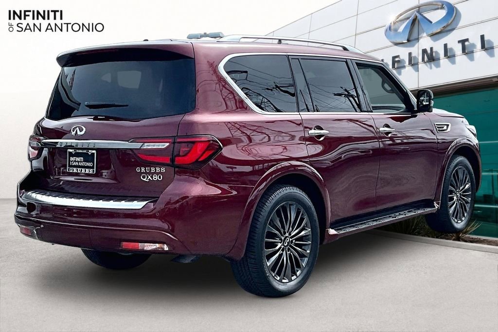 Used 2023 INFINITI QX80 Premium Select w/ All-Season Package RWD image 2