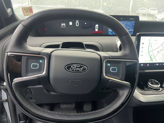 Used 2025 Ford Expedition Platinum w/ Stealth Performance Package AWD/4WD image 23