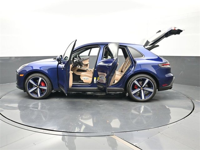 Certified 2023 Porsche Macan S image 31