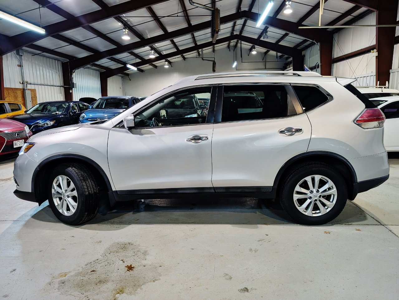 Used 2015 Nissan Rogue SV w/ SV Premium Package image 7