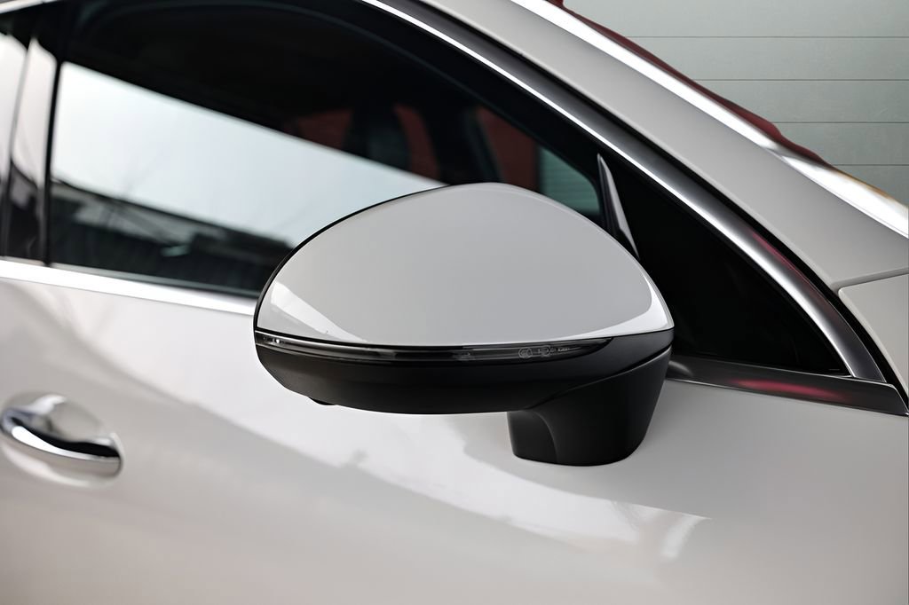 Used 2025 Mercedes-Benz GLC 43 AMG 4MATIC image 13