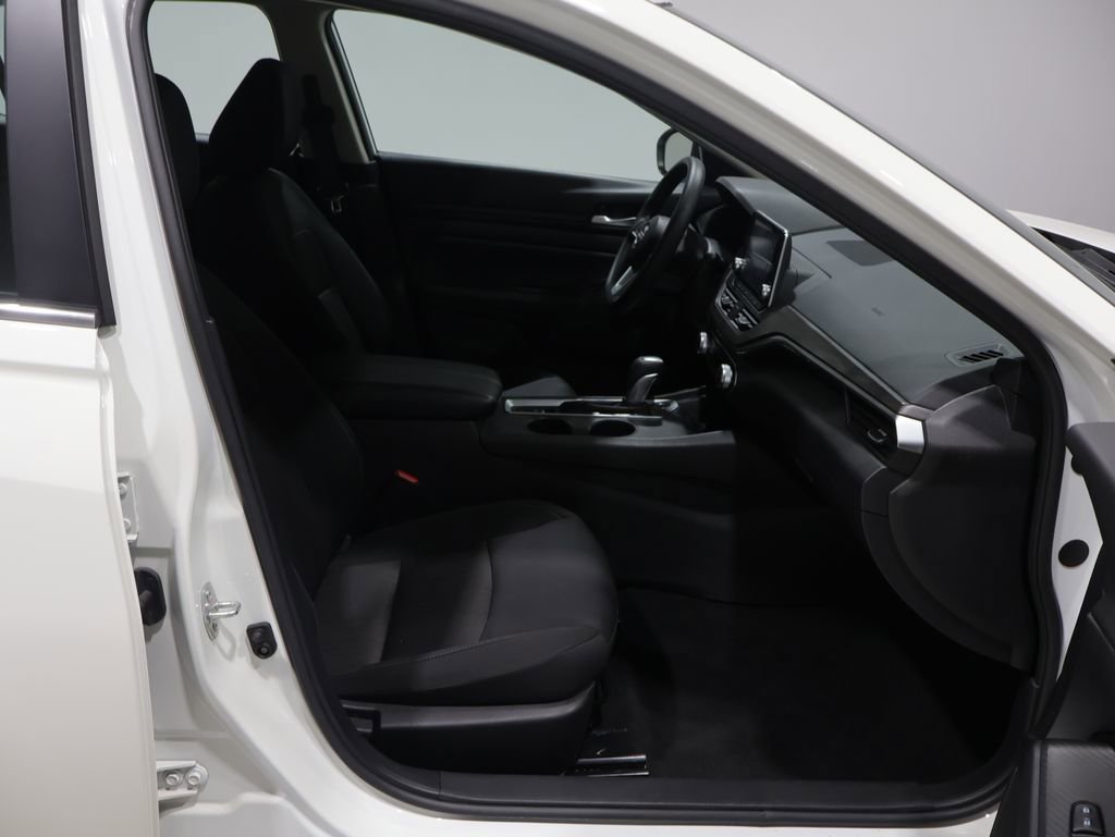 Used 2025 Nissan Altima 2.5 SV AWD/4WD image 23