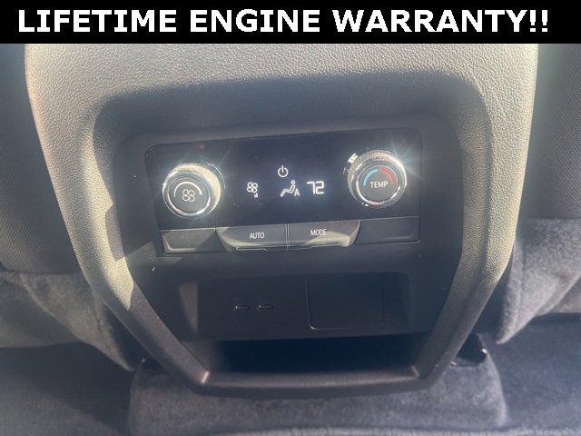 Used 2025 Chevrolet Traverse LT image 10