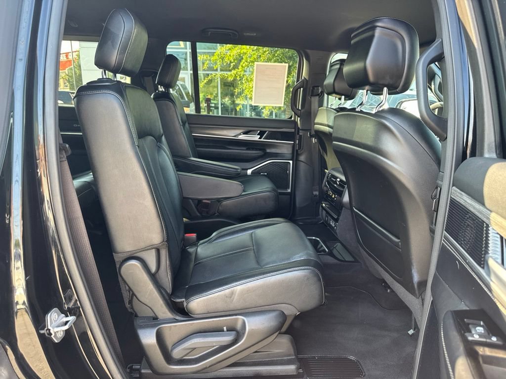 Used 2024 Jeep Wagoneer Series II AWD/4WD image 19