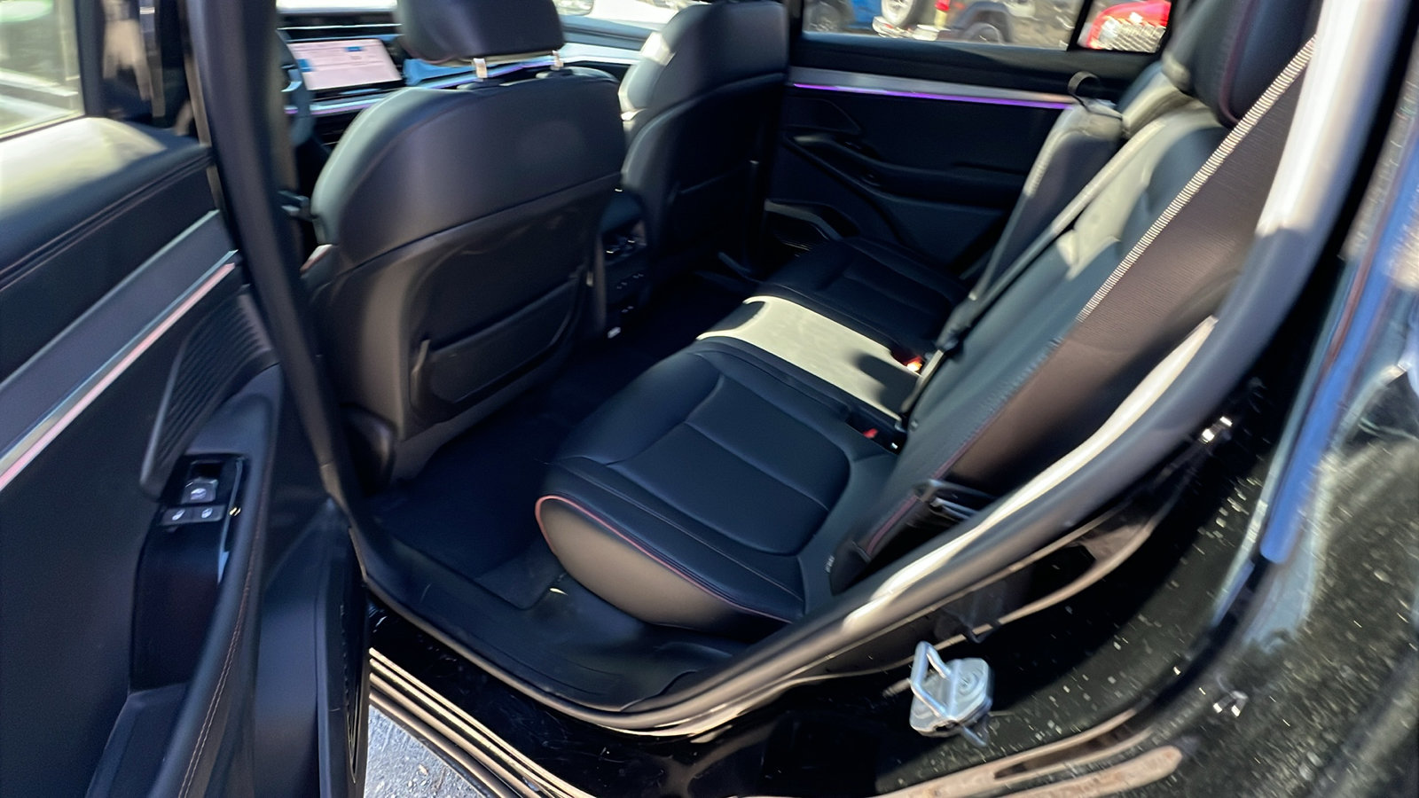 Used 2024 Jeep Wagoneer Launch Edition image 25