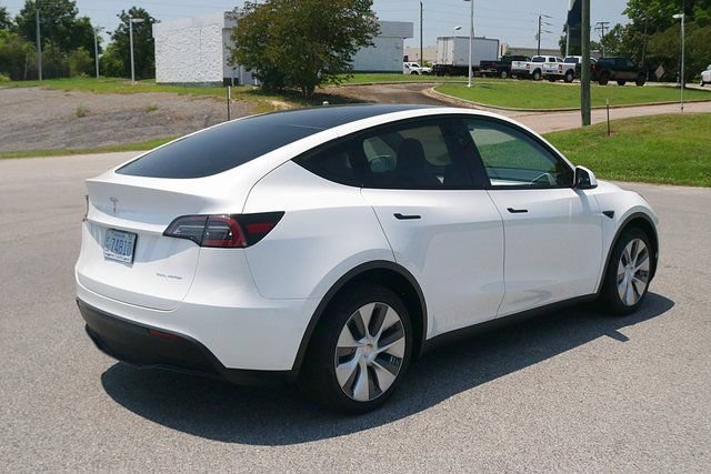 Used 2021 Tesla Model Y Long Range AWD/4WD image 7