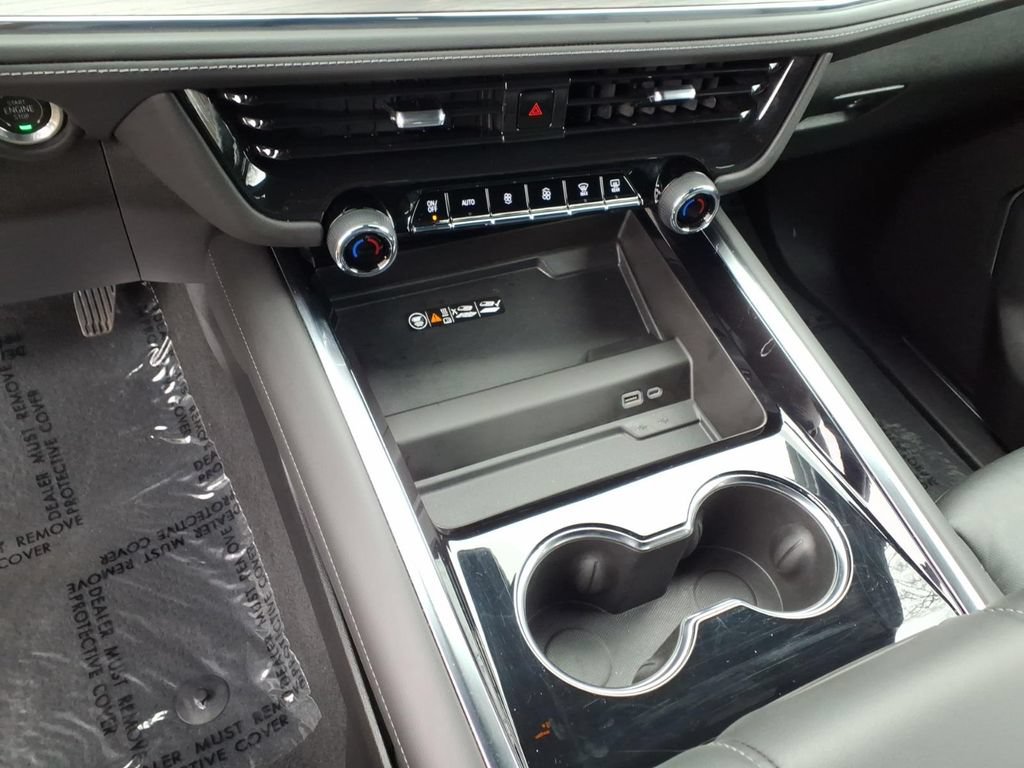 Used 2025 Chevrolet Tahoe LT AWD/4WD image 30