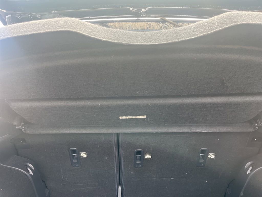 Used 2019 Nissan Kicks SR w/ SR Premium Package FWD image 9