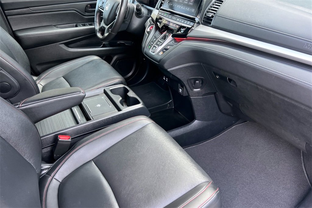 Used 2025 Honda Odyssey Sport-L image 18