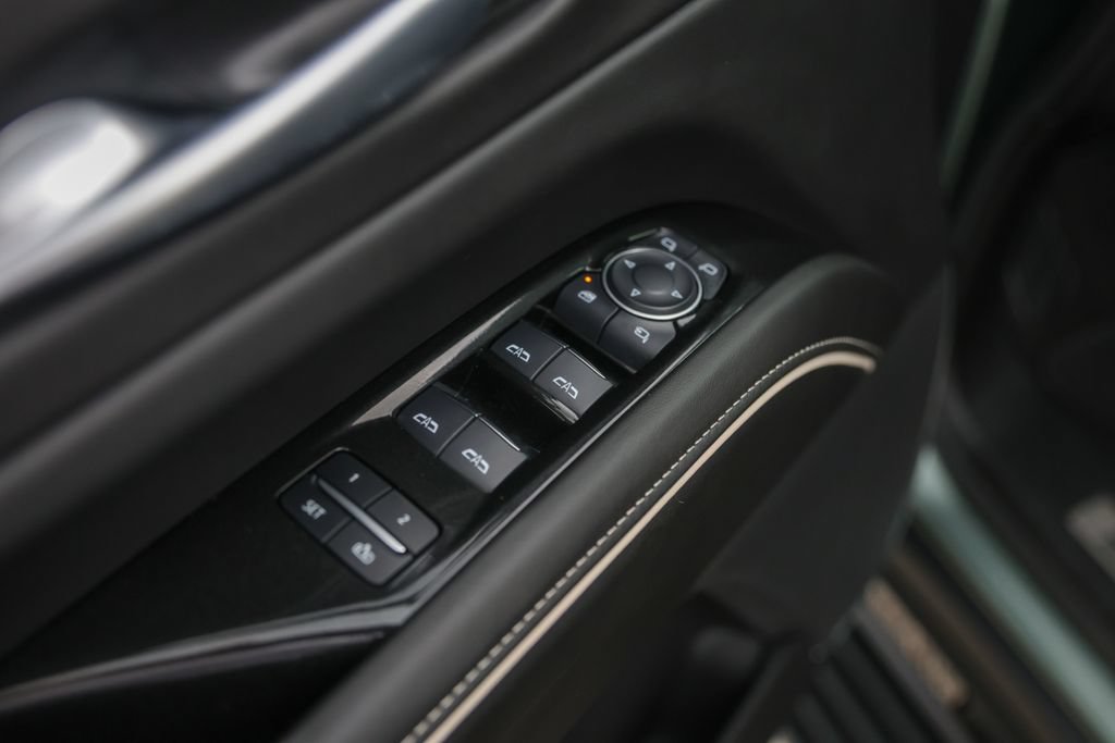 Used 2024 Cadillac Escalade Sport Platinum w/ LPO, ONYX Package AWD/4WD image 23