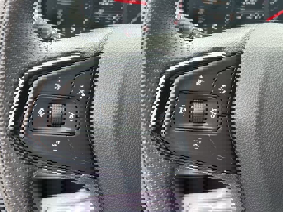 Used 2025 Chevrolet Trax LS w/ LS Convenience Package image 22