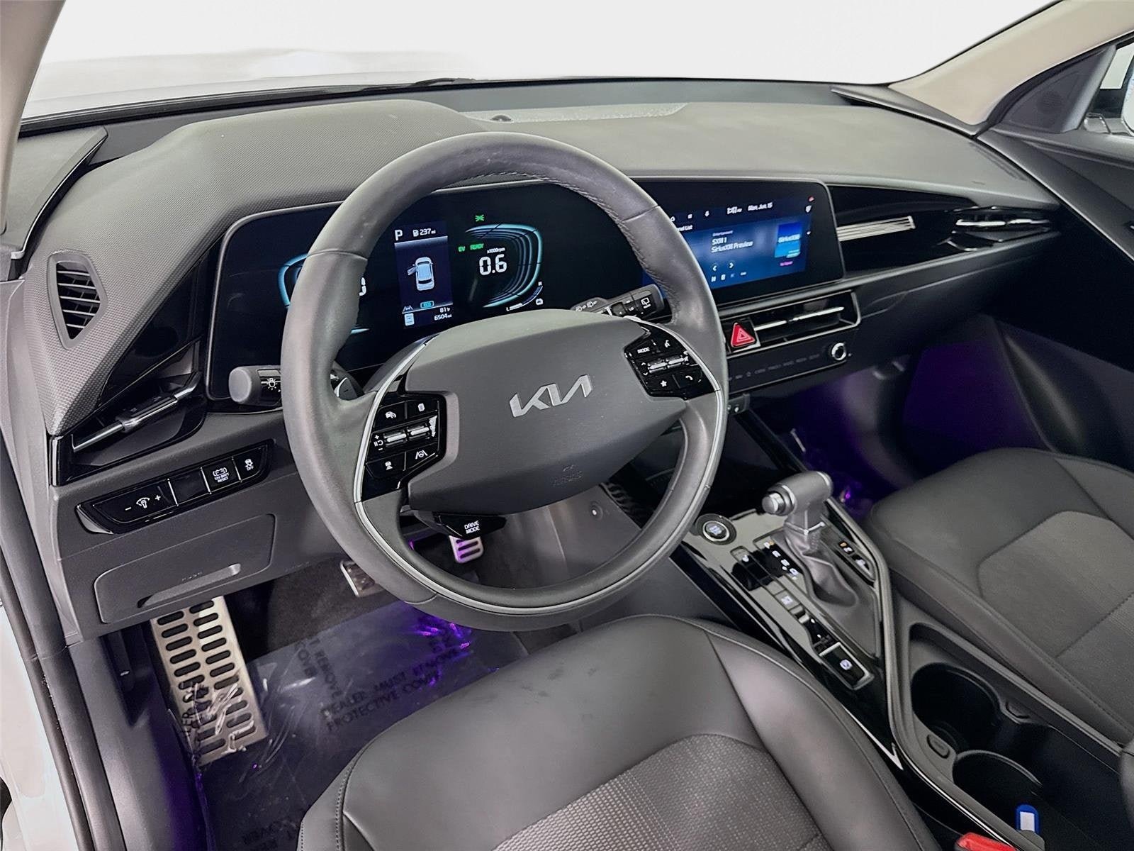 Certified 2023 Kia Niro EX Touring FWD image 9