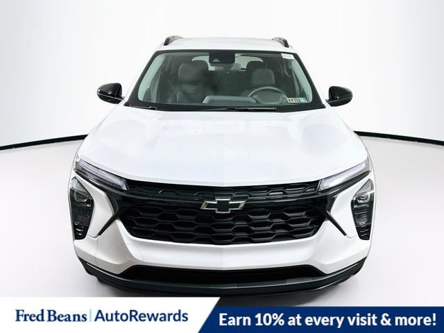 New 2026 Chevrolet Trax LT w/ Driver Confidence Package FWD image 2